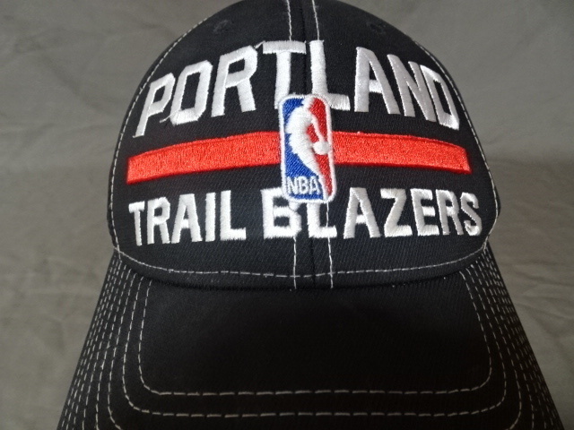 激レア USA購入 アディダス製 NBAバスケ ポートランド トレイルブレイザーズ【Portland TrailBlazers】ロゴ刺繍入りキャップ 黒 中古良品_画像1