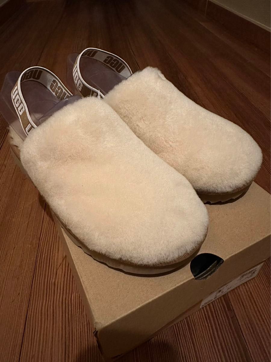 アグ UGG サンダル フラッフ イヤー クロッグ ファー FLUFF YEAH CLOG ホワイト