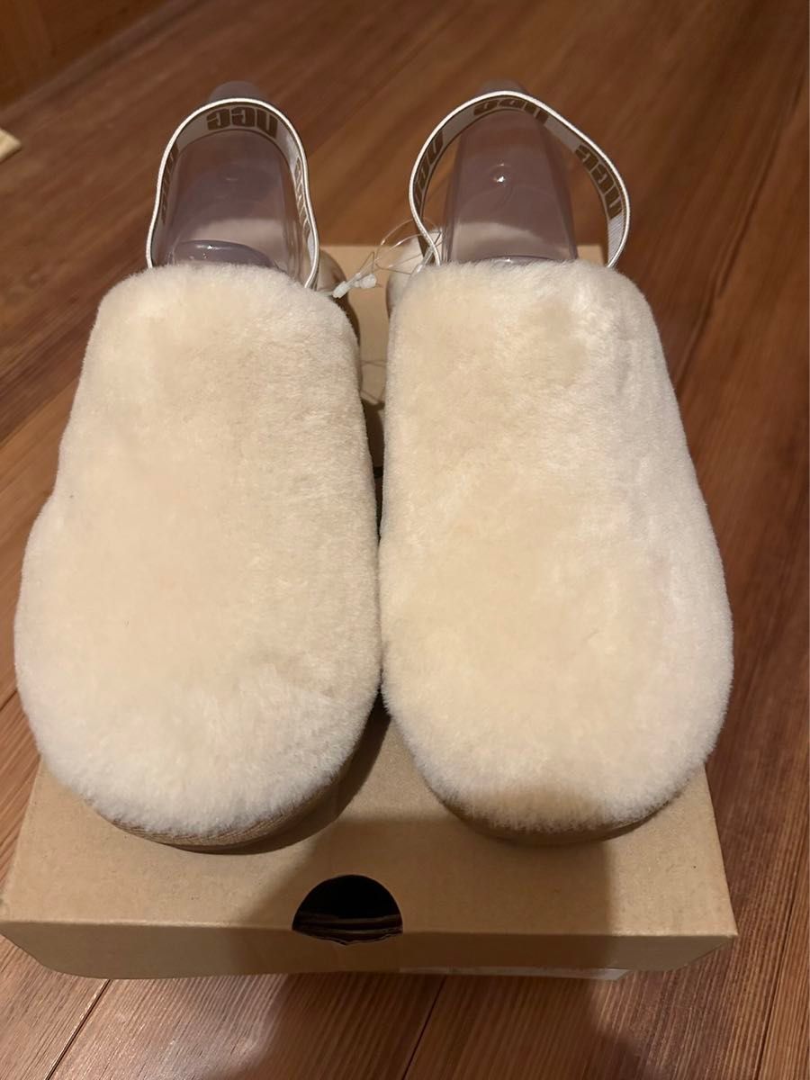 アグ UGG サンダル フラッフ イヤー クロッグ ファー FLUFF YEAH CLOG ホワイト