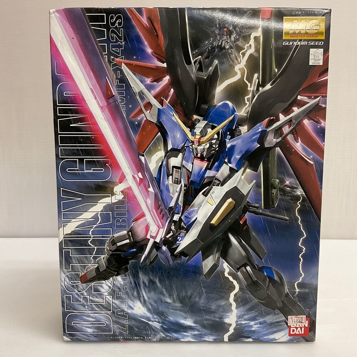 GA98-100T ZGMF-X42S デスティニーガンダム （1/100スケール 機動戦士ガンダムSEED DESTINY ）ガンプラ 未組立 説明書なし_画像1