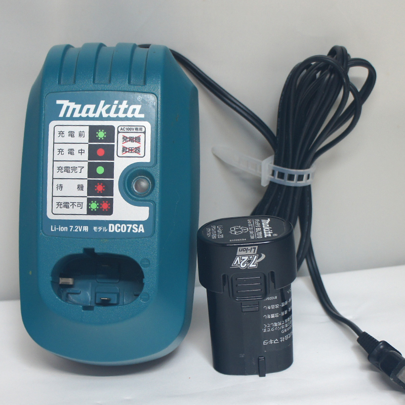 送料無料 マキタ CL070D 掃除機 7.2V バッテリー付き 充電式クリーナー バッテリー コードレス掃除機 makita ハンディクリーナー_画像6