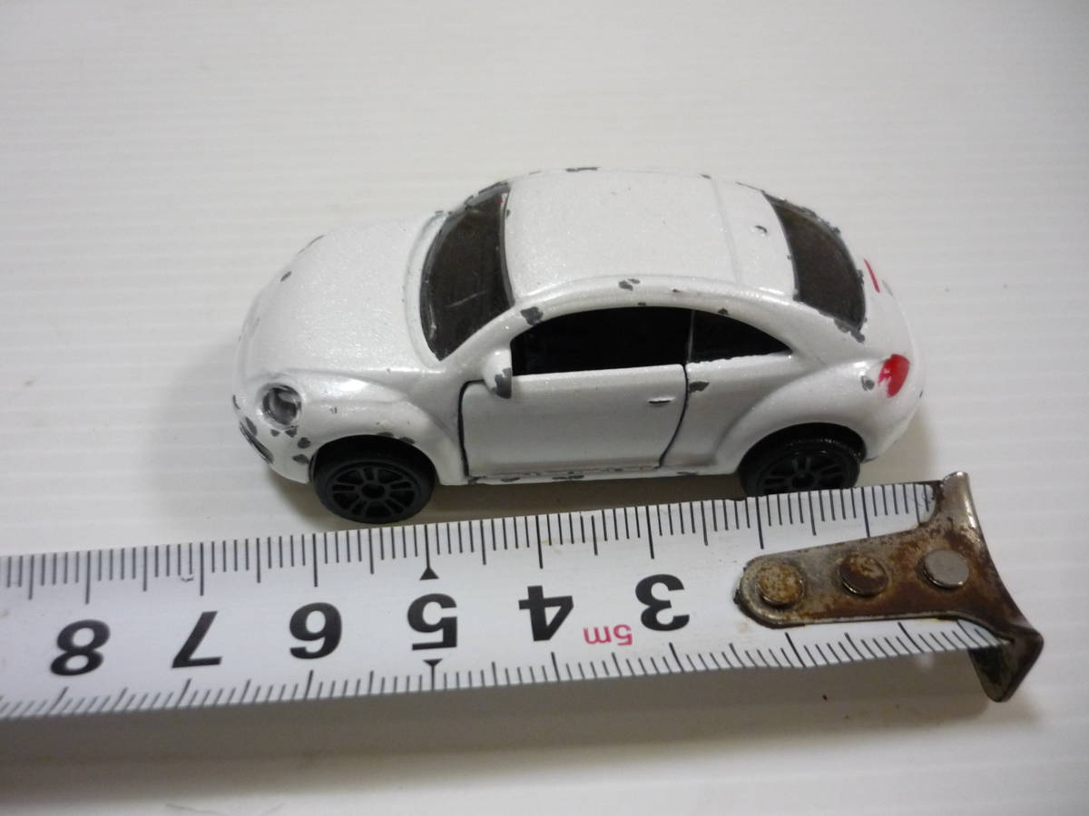 [管00]【送料無料】ミニカー 1/60 フォルクスワーゲン ザ ビートル 白 203A Volkswagen The Beetle マジョレット majorette 車 ミニチュア_画像2