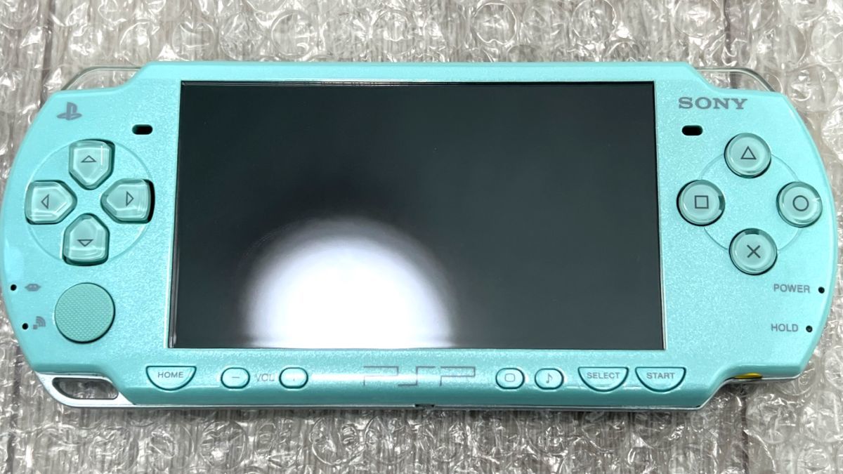 美品・画面無傷・動作確認済み〉PSP-2000 本体 ミントグリーン 美品・画面無傷・動作確認済み〉PSP-2000 本体 ミントグリーン
