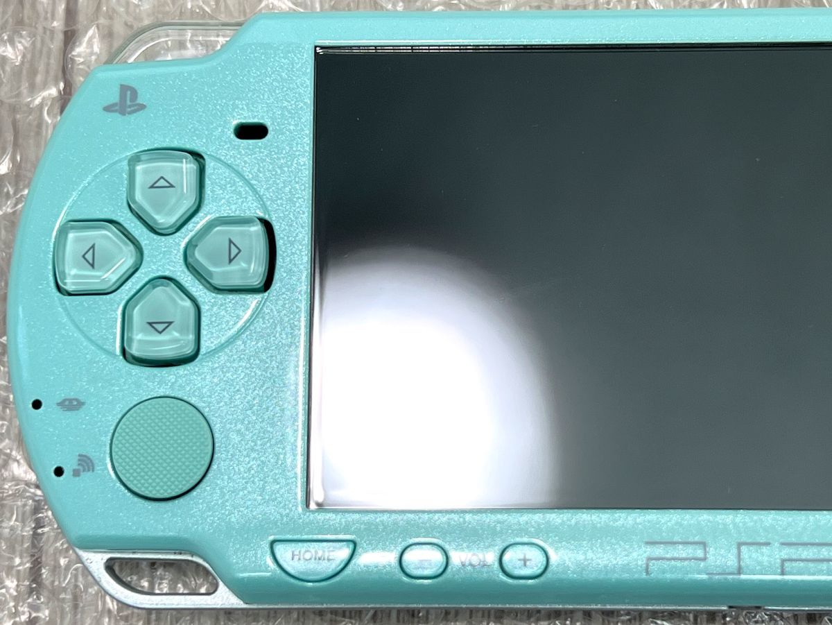 美品・画面無傷・動作確認済み〉PSP-2000 本体 ミントグリーン 美品・画面無傷・動作確認済み〉PSP-2000 本体 ミントグリーン