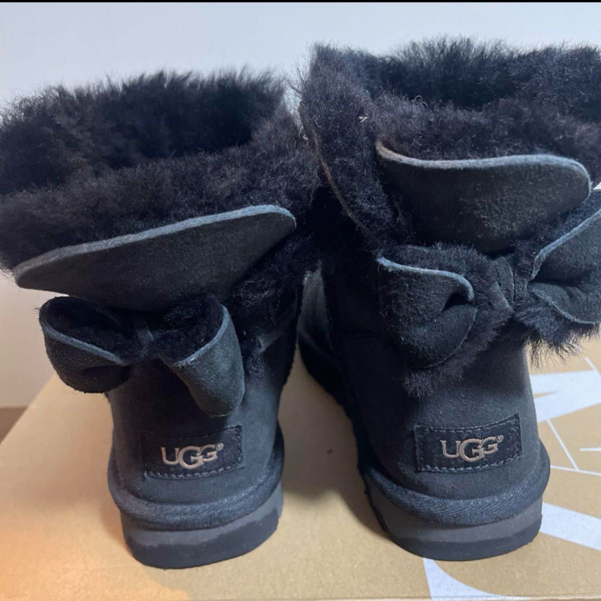 UGG アグ　ムートンブーツ　リボン