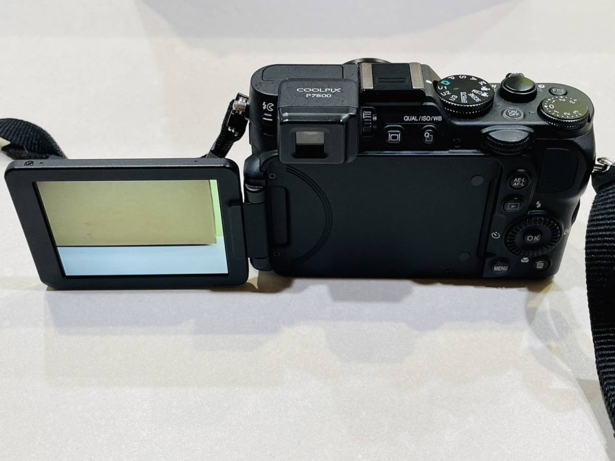 H5237 1円～ 【稼働品】 Nikon COOLPIX P7800 6.0-42.8mm 1:2-4 コンパクトデジタルカメラ 三脚付 充電器付 ケース付 SDカード付 説明書 _画像5