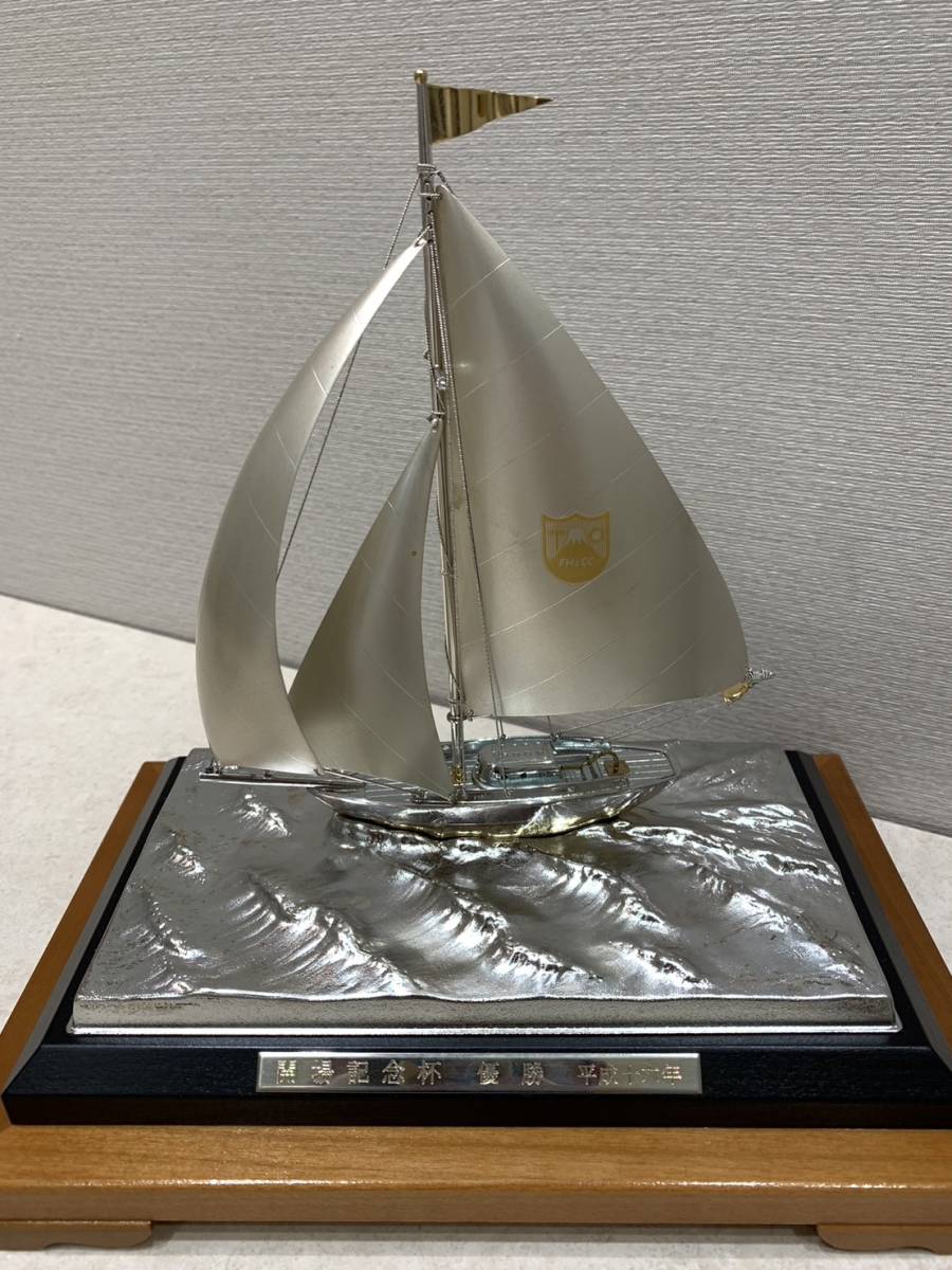 Ｍ2845　銀製品 帆船 ヨット SILVER E.P 開場記念杯 優勝 平成十六年 ガラスケース入り 置物 飾り_画像3