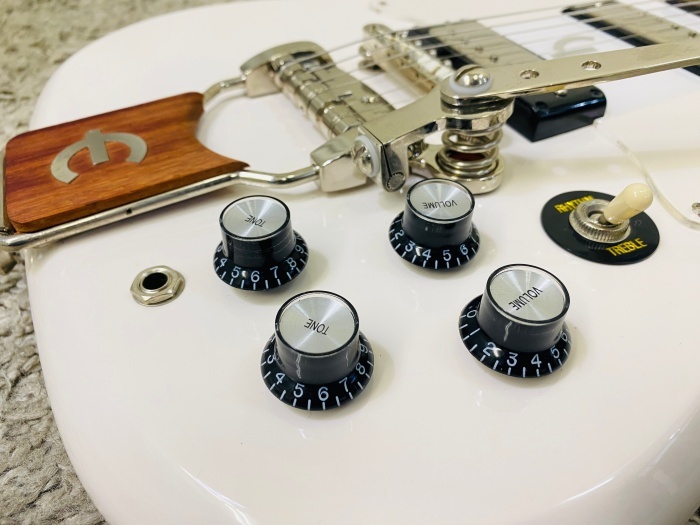 【クーポンセール2/11まで】Epiphone Crestwood Custom (Tremotone) Polaris White エピフォン クレストウッド ホワイト［重量約2,96kg］♪_画像3