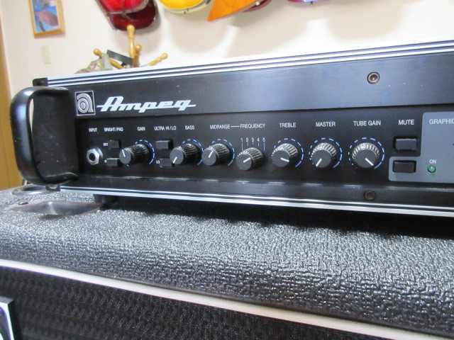 ３０年前のビンテージ！　Ampeg アンペッグ　真空管ベースアンプヘッド、４発キャビネットセット　中古美品 Made in USA いい音します。_画像4