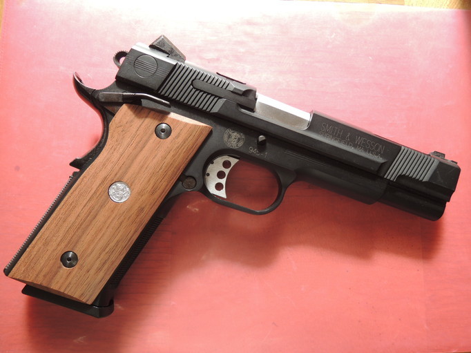 KSC　M945用木製グリップ　自作　W７１_銃は付属いたしません