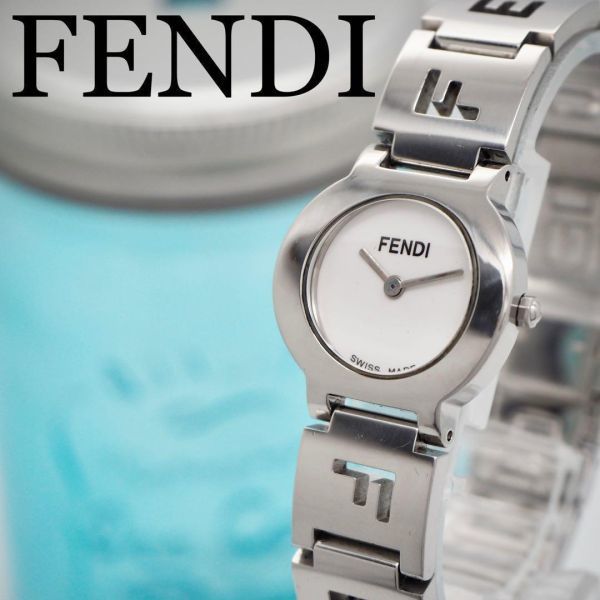 319 FENDI フェンディ時計　レディース腕時計　箱付き　ホワイト　シルバ