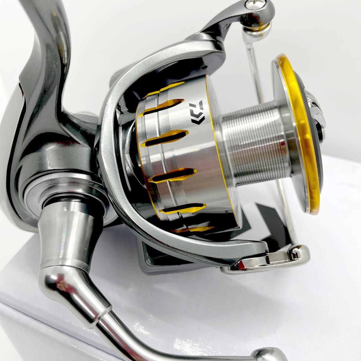 未使用】ダイワ ブラストLT6000D ラウンドハンドルノブ 未使用】ダイワ ブラストLT6000D ラウンドハンドルノブ