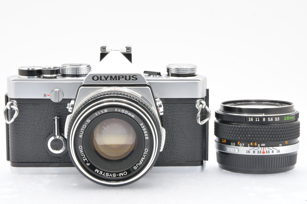 OLYMPUS OM-1 シルバー + OM-SYSTEM F.ZUIKO AUTO-S 50mm F1.8 + G.ZUIKO AUTO-W 28mm F3.5 MF一眼レフ 広角単焦点レンズ ■19531_画像1