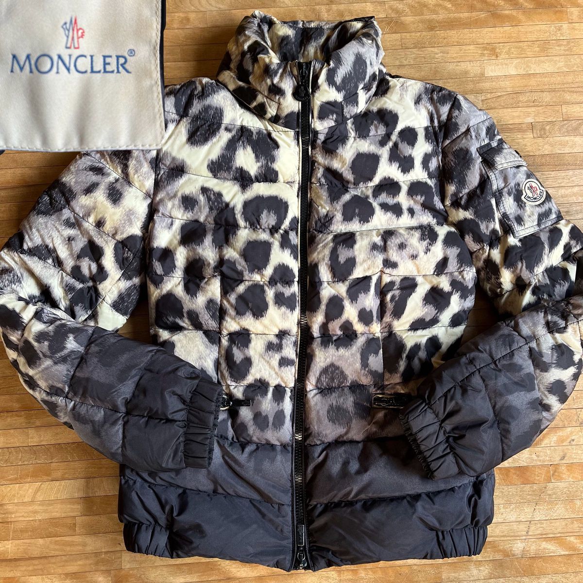 MONCLER モンクレール ARGENTEE アルジェンティ レオパード柄 MONCLER モンクレール ARGENTEE アルジェンティ レオパード柄