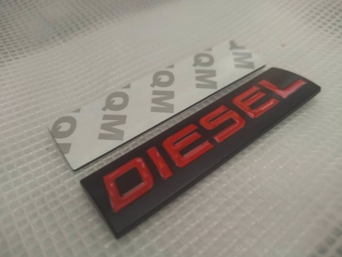 【送料無料】DIESEL(ディーゼル) 3Dエンブレム（両面テープ付） ブラック／レッド 横7.5cm×縦2cm×厚さ2.5mm ②_画像2