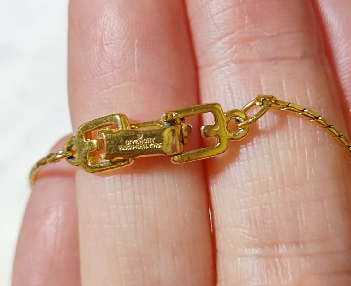GIVENCHY】ジバンシー正規品/ ゴールドカラー チェーン GIVENCHY】ジバンシー正規品/ ゴールドカラー チェーン