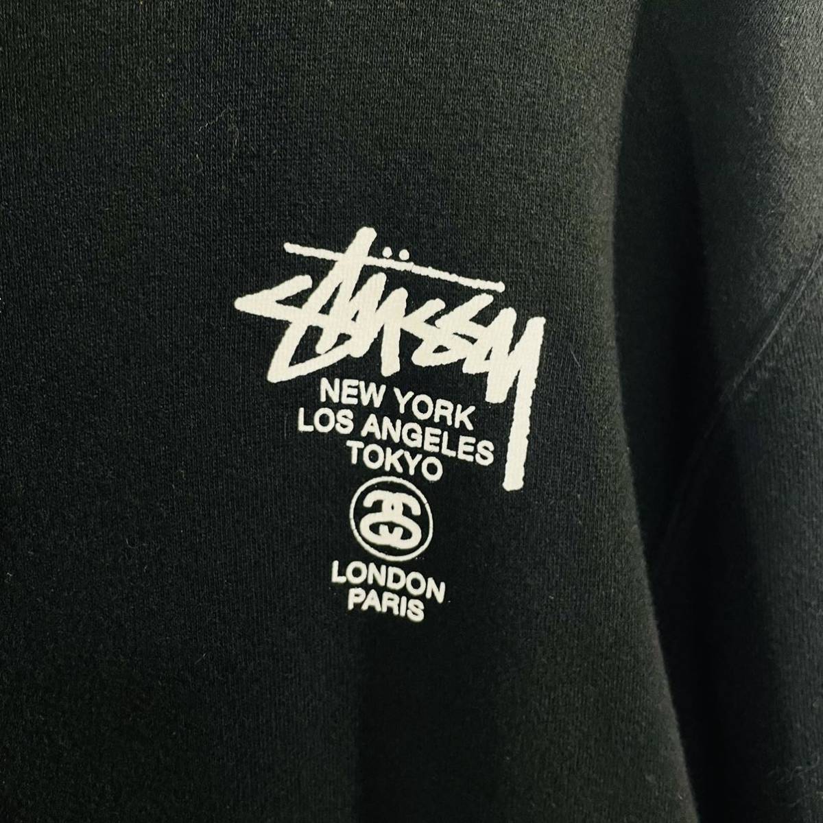 STUSSY ステューシー プルオーバー パーカー ワールドツアー バックプリント 黒 M 美品 裏起毛 ブラック デカロゴ スウェット トレーナー_画像8