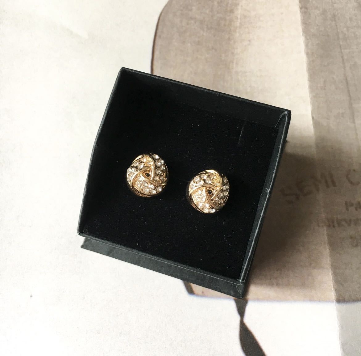  new goods Tomorrowland knot Gold rhinestone earrings TOMORROW LAND Gold earrings 