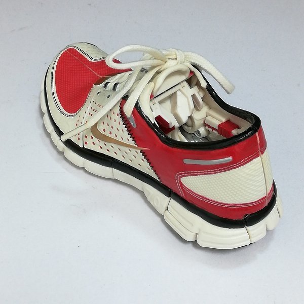 mBM427a [人気] タカラトミー TF スポーツ レーベル コンボイ feat. NIKE FREE 7.0 / ナイキ フリー | トランスフォーマー K_画像5