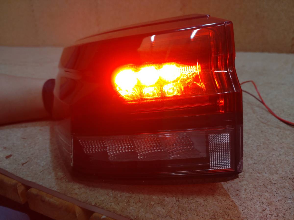 【ジャンク品】日産 ノート オーラ E13 FE13 左テールランプ LED ICHIKOH イチコー D269 打刻印:P【R5-5317B-K】_画像9