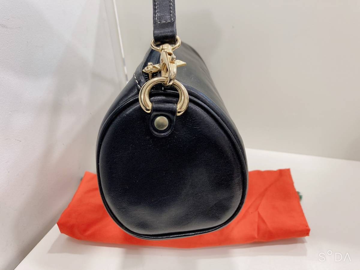 ◆【 красивая вещь 】HIROFU ...　 натуральная кожа 　 кожа 　 наплечная сумка 　 дамская сумка  　 мешочек  　... форма 　 Италия  пр-во  　 черный 　 лого   модель  ... ... 