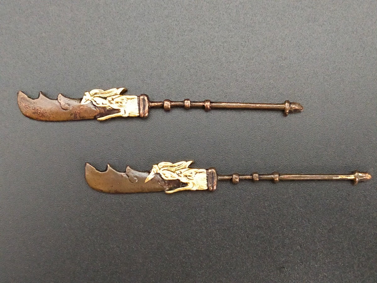 MS69　日本刀装具　目貫　龍の刀　銅製　金工品　拵　刀剣美術_画像1