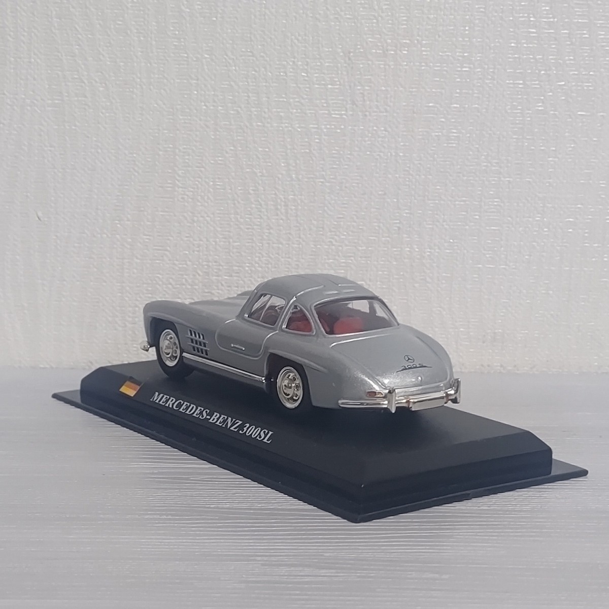 1/43 メルセデス・ベンツ 30SL Mercedes-Benz 300SL ドイツ車 クラシックカー デルプラド ダイキャスト製 ミニカー_画像3