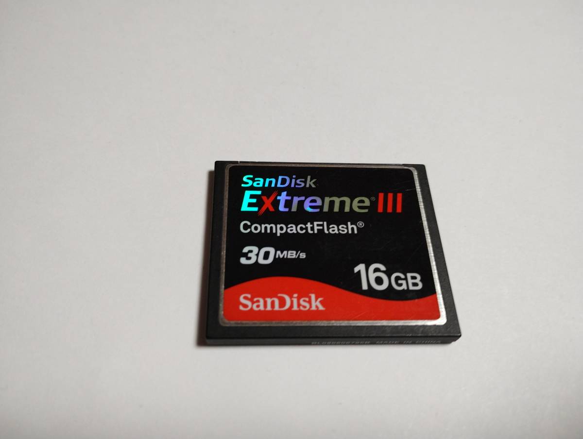 ちょい凹み有り　16GB　SanDisk　ExtremeⅢ　CFカード　フォーマット済み　メモリーカード　コンパクトフラッシュカード_画像1