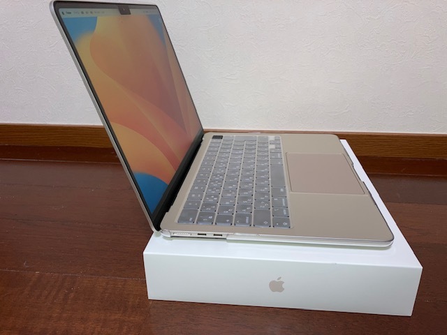 【美品】MacBook Air M2　スターライト【16GB/1TB】_画像2