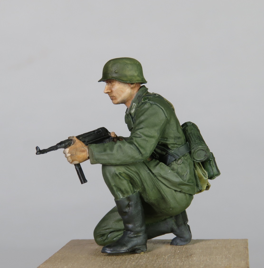 ドイツ　タンクデサント擲弾兵　ＭＰ４０　1/35　レジンキットフィギュア塗装済み完成品一体_画像7