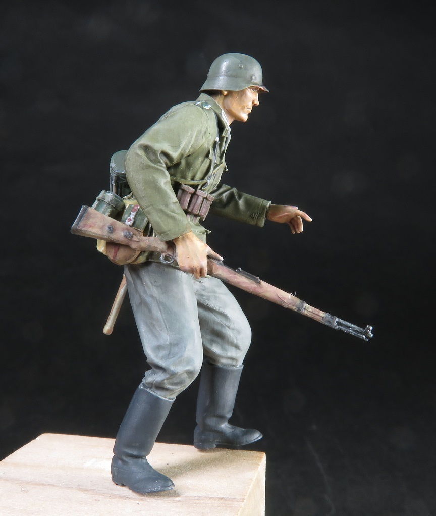 タンクデサント 片手ライフル　ドイツ歩兵　1/35　レジンキットフィギュア塗装済み完成品一体_画像2