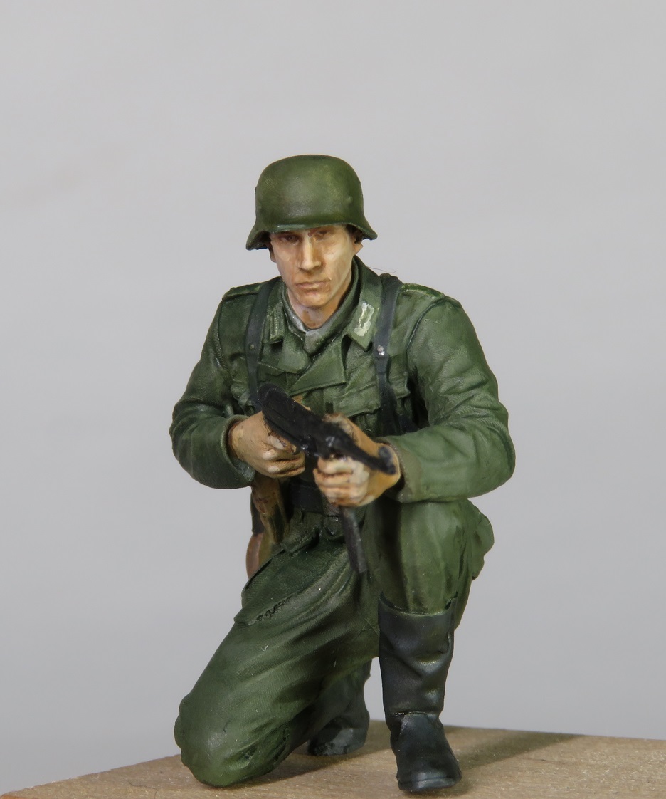 ドイツ　タンクデサント擲弾兵　ＭＰ４０　1/35　レジンキットフィギュア塗装済み完成品一体_画像6