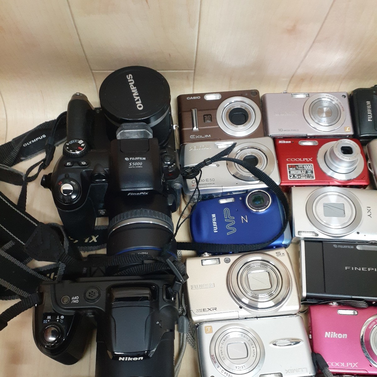 □ジャンク□ デジタルカメラ デジカメ まとめセット OLYMPUS PENTAX Nikon SONY CASIO Canon FUJIFILM 等 a4_画像3