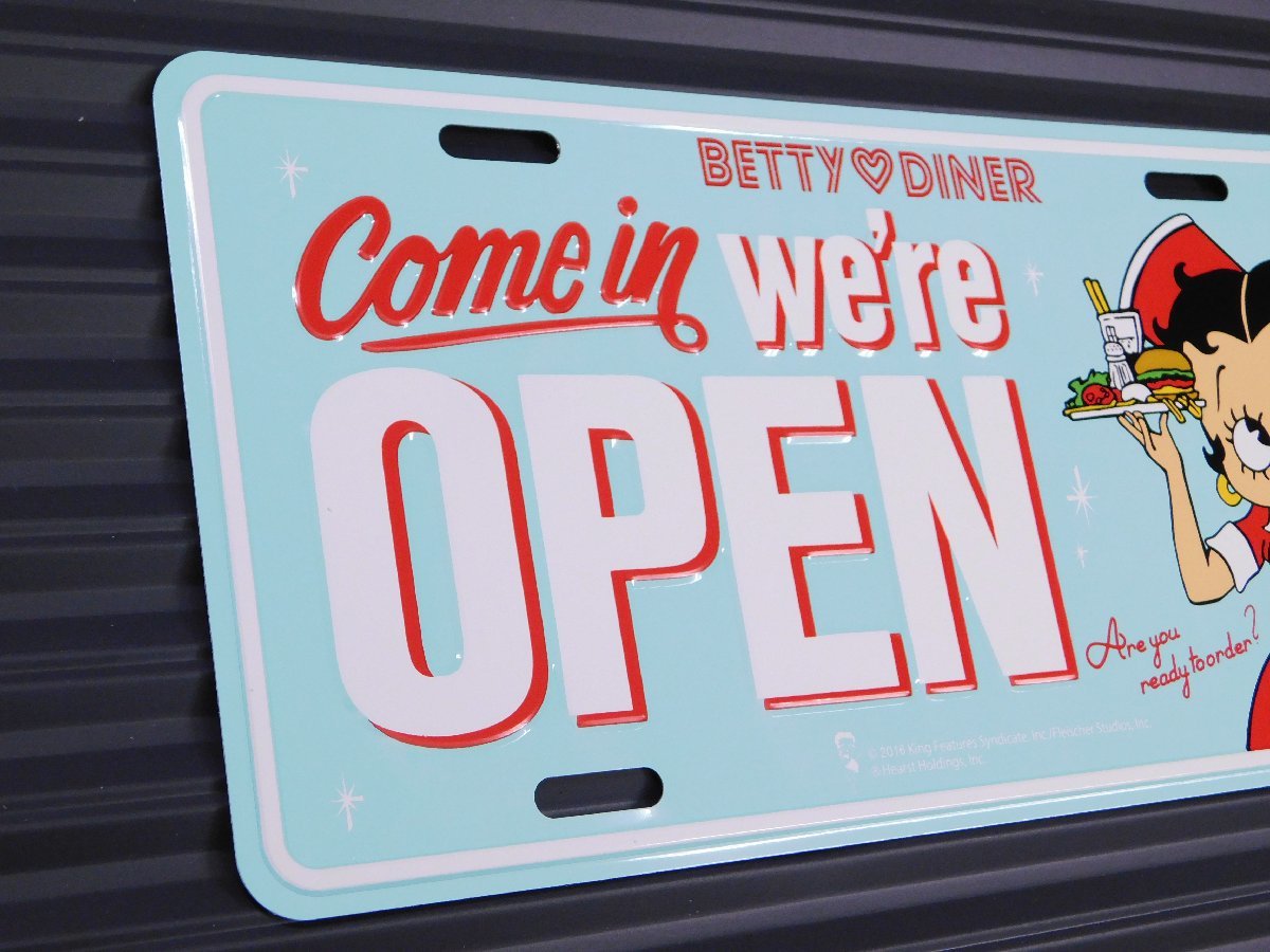 【Betty Boop・ベティちゃん】※《ライセンスプレート ／BETTY-OPEN3】　アメリカン雑貨　ナンバープレート_凹凸のあるエンボス加工