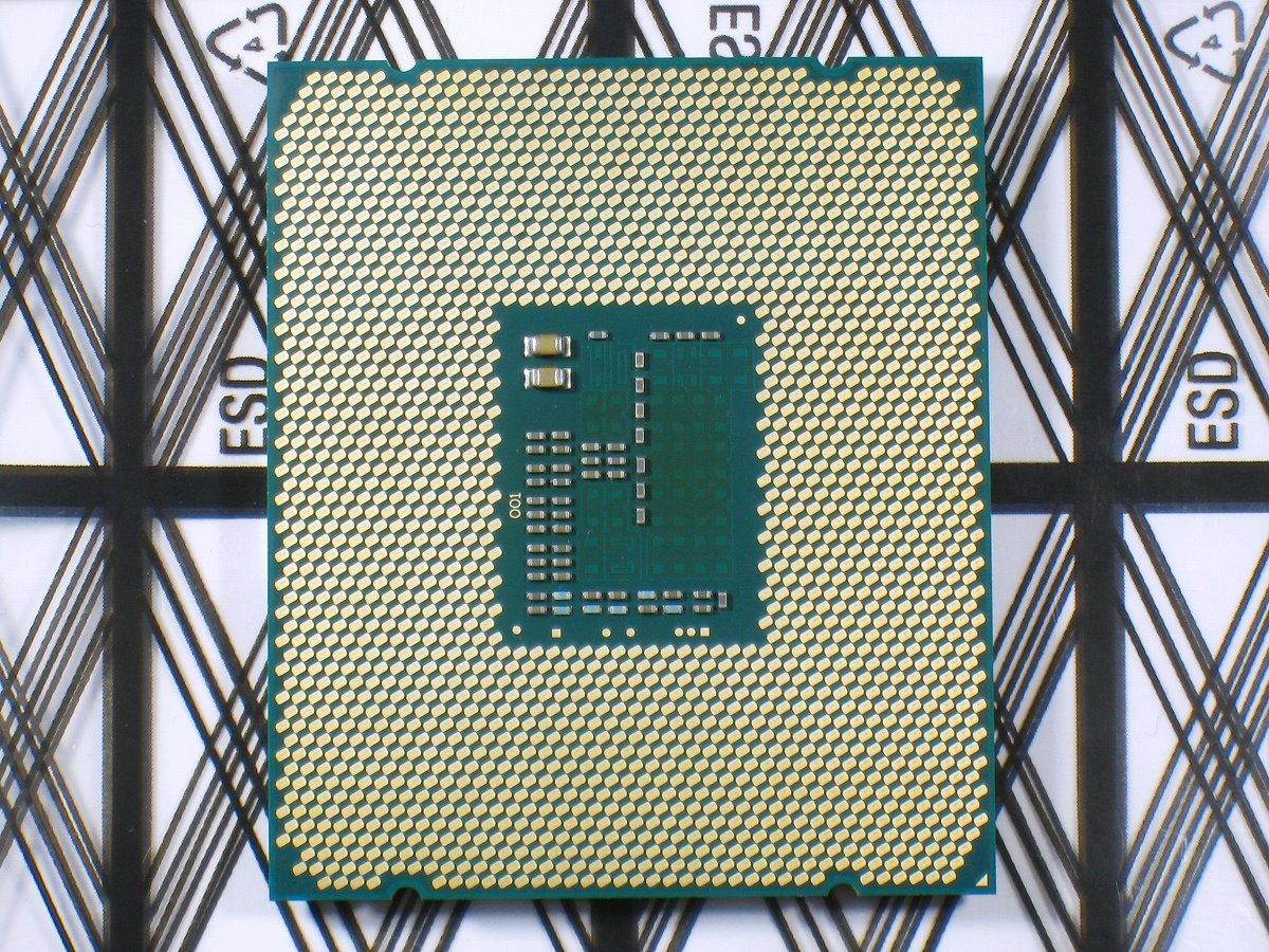 【中古】Intel CPU Core i7 5960X SR20Q 3.0GHz CPU本体のみ_画像2
