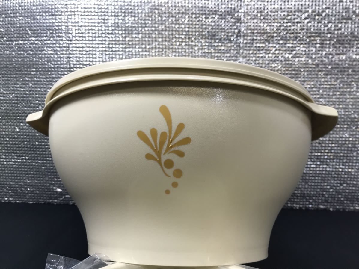 ★未使用品　昭和レトロ　Tupperware タッパーウェア　マキシデコレーター　７点のセット　サラダボウル　直径　25cm　密閉容器★_画像9