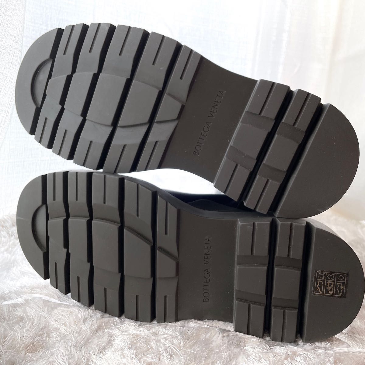 BOTTEGA VENETA tire ボッテガヴェネタ ザ・タイヤ チェルシー BOTTEGA VENETA tire ボッテガヴェネタ ザ・タイヤ チェルシー