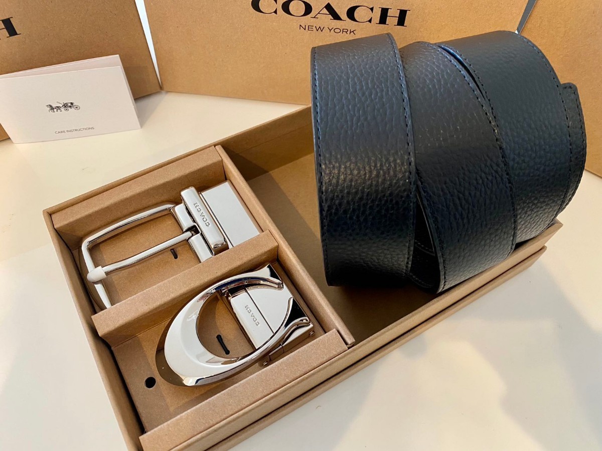 COACH リバーシブル　フリーサイズ　バックル回転　ブラックxブラウン　シルバーバックル　回転可能_画像1