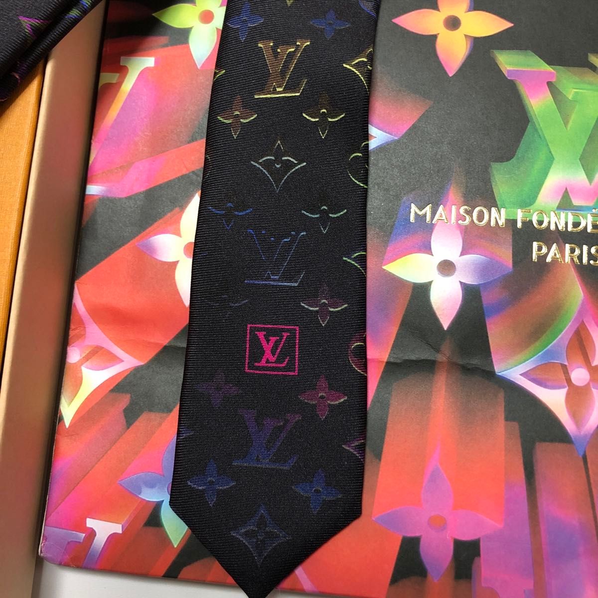 限定品 未使用箱付 袋付 LVルイヴィトン ネクタイ モノグラム 限定品 未使用箱付 袋付 LVルイヴィトン ネクタイ モノグラム