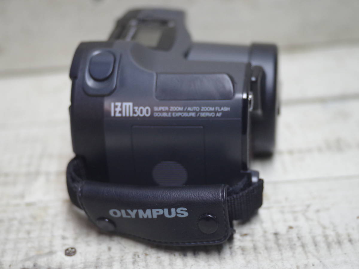 M10233 オリンパス OLYMPUS AF ZOOM IZM300 38-105mm 1:4.5-6 カメラ コレクターより 汚れ有り 動作未チェック サイズ60 0601_画像3