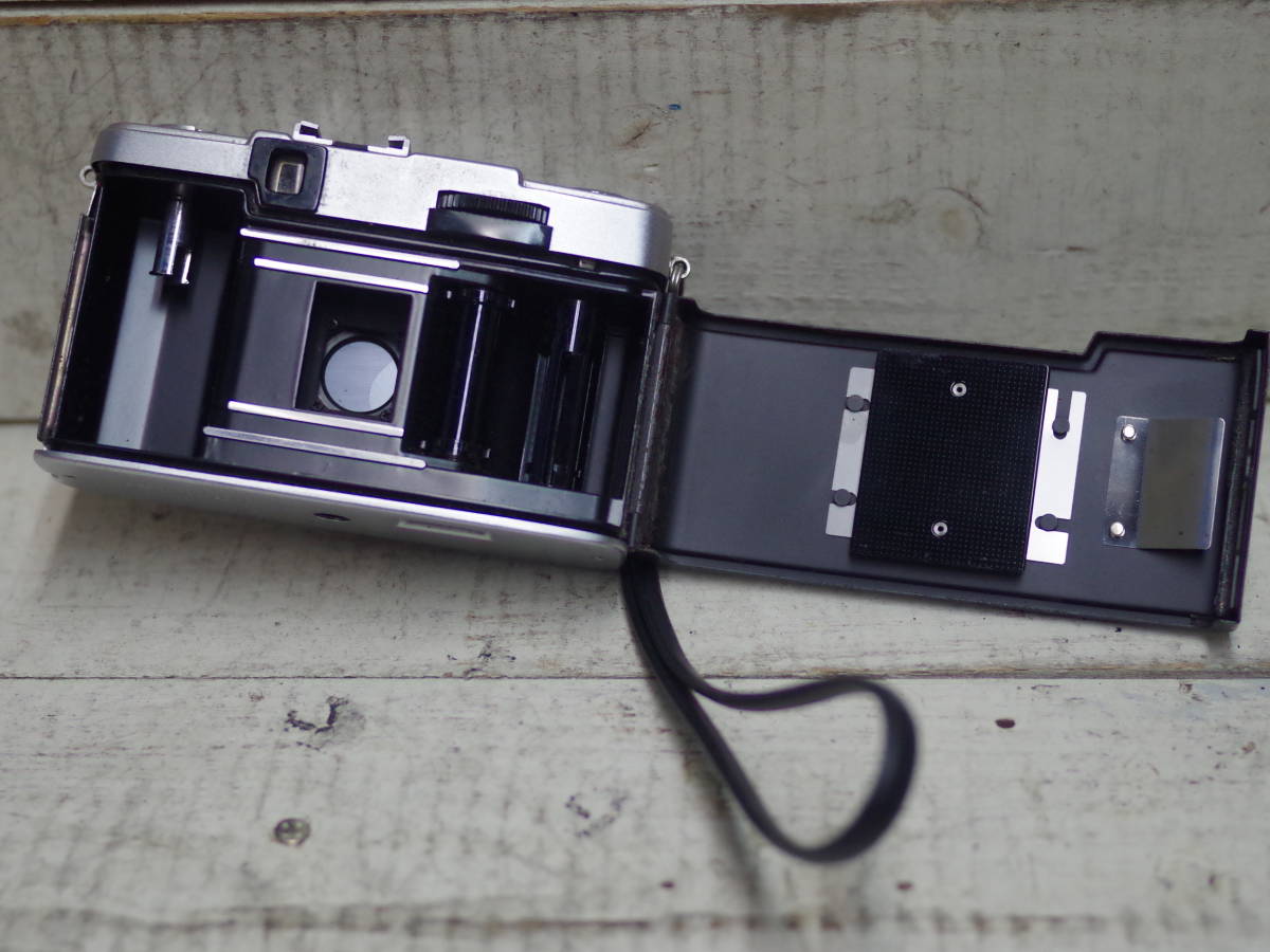 M10235 オリンパス OLYMPUS-pen EES-02 シャッターok 1:2.8 f=30mm カメラ コレクターより 汚れ有り 動作未チェック サイズ60 0601の画像5