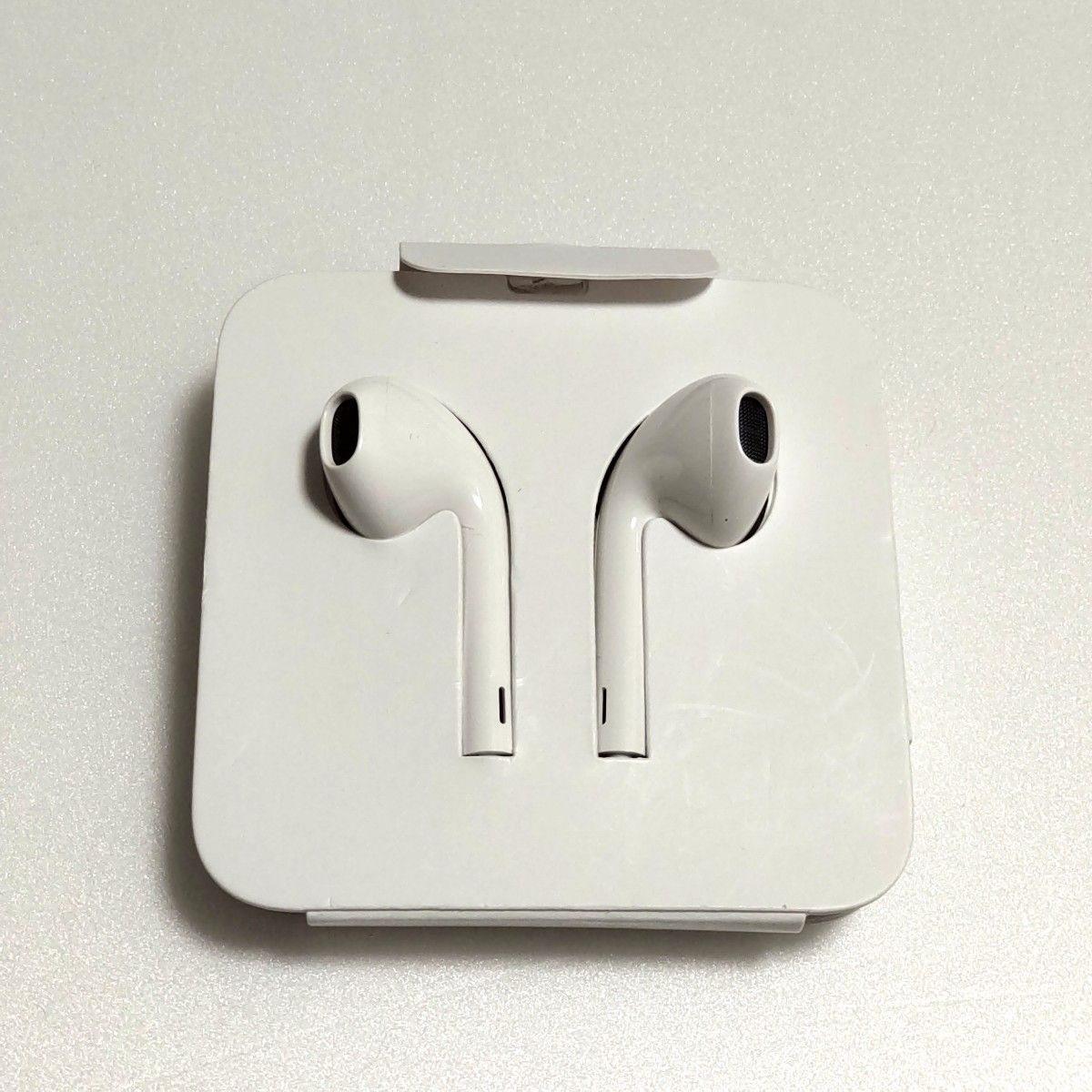 Apple iPhone イヤホン 付属品 純正 ライトニングイヤホン Apple iPhone イヤホン 付属品 純正 ライトニングイヤホン