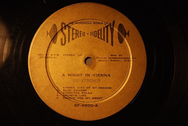 (s0643)　レコード　A Ｎight in Vienna the world's first stereo scored orchestra　ウィーンの夜　アナログ　ＬＰ　101 Strings_画像2