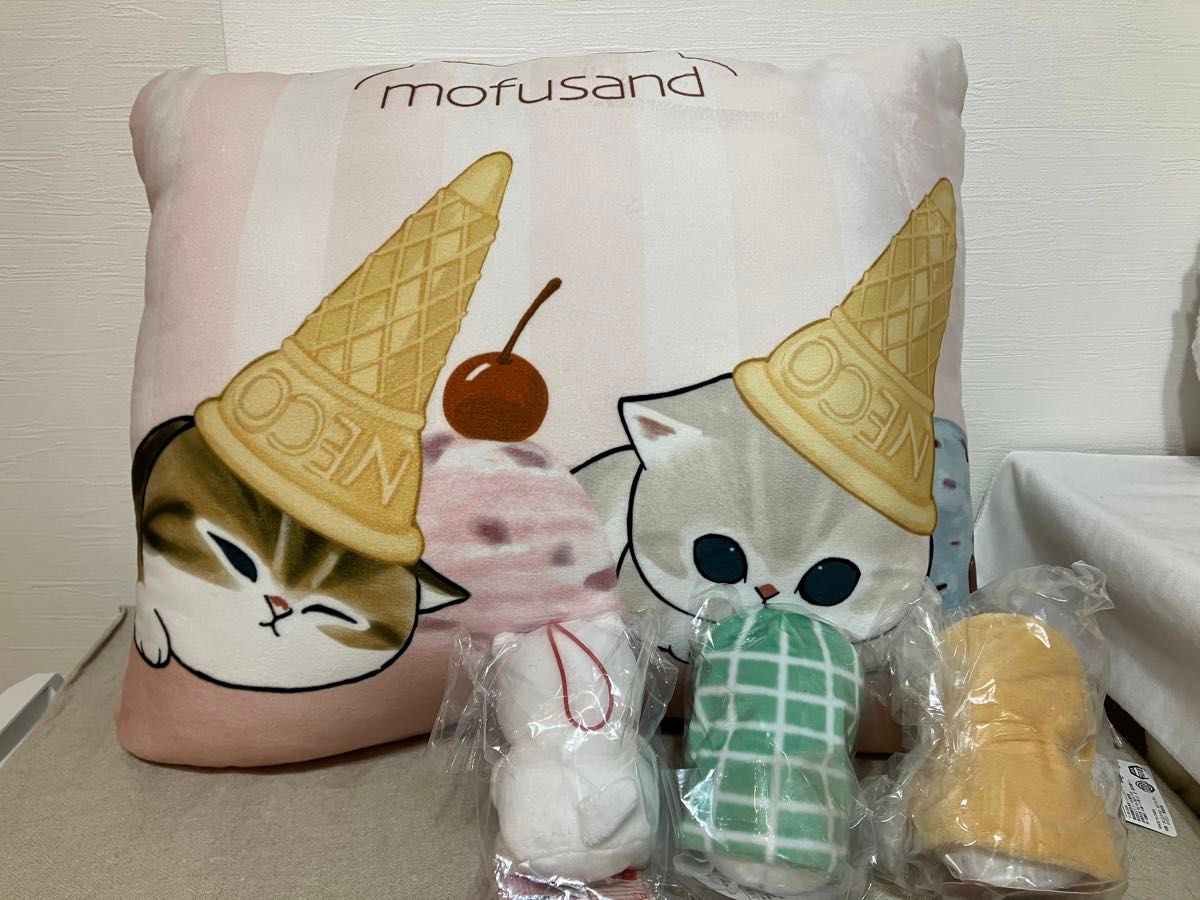 mofusandセット スクエアクッション サンリオ＆包まれにゃんこ マスコット