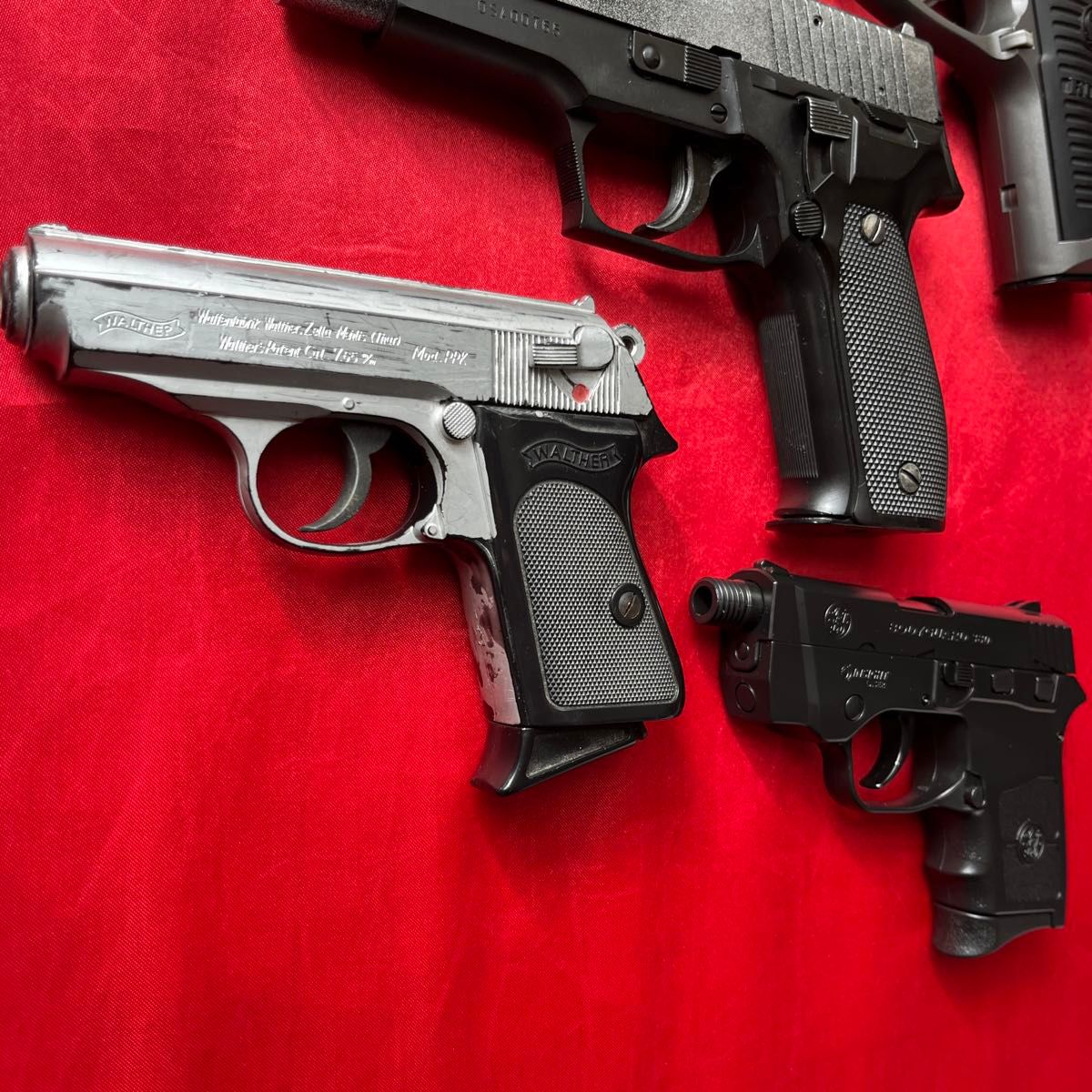 ルガーKP85 SIG P229 ワルサーPPK/s ボディガード380 エアガン ルガーKP85 SIG P229 ワルサーPPK/s ボディガード380 エアガン