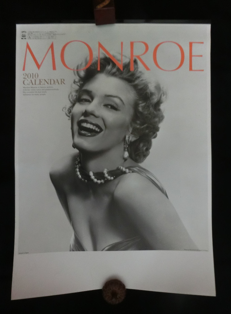 ●値下げ！即決！マリリン　モンロー MONROE 2010年 未使用カレンダー　MARILYN MONROE　 53×38㎝　 美品　社名なし　_画像1