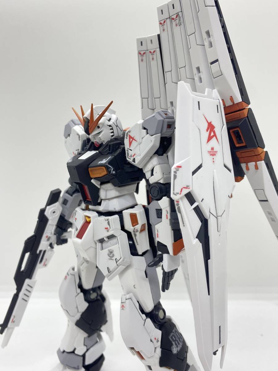 Yahoo!オークション - RG νガンダム 全塗装完成品 Yahoo!オークション - RG νガンダム 全塗装完成品