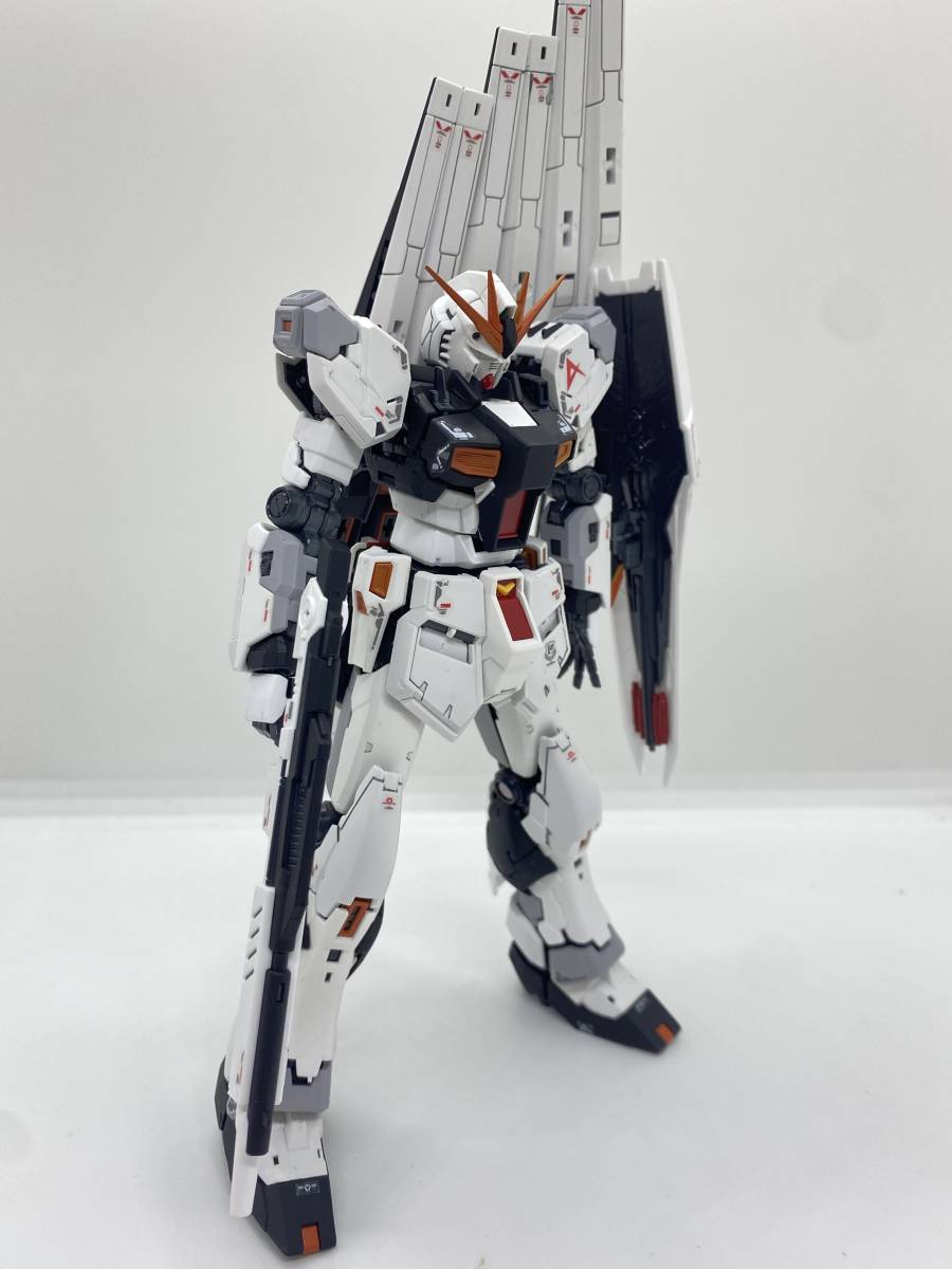 Yahoo!オークション - RG νガンダム 全塗装完成品 Yahoo!オークション - RG νガンダム 全塗装完成品