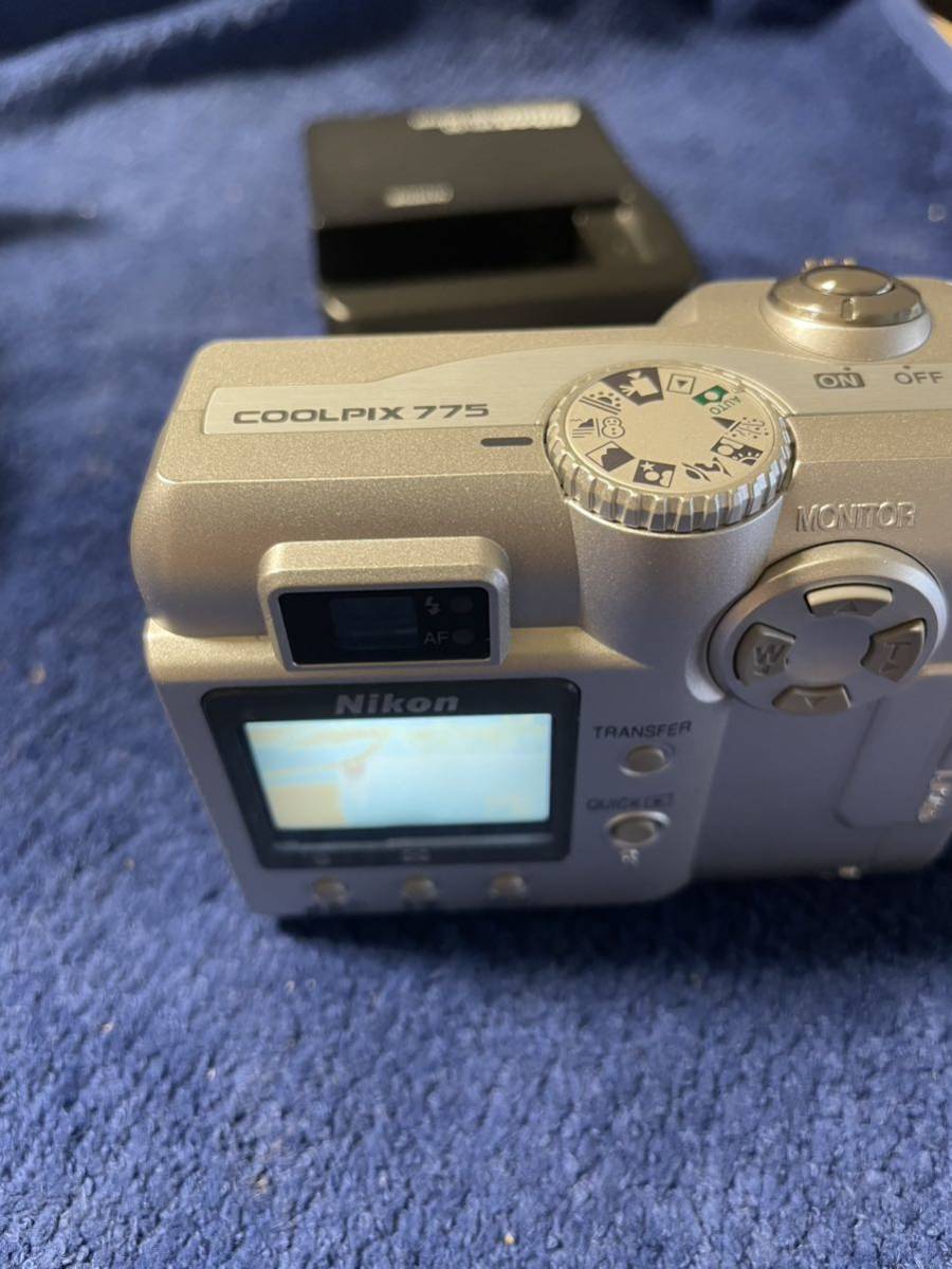 ニコン Nikon Coolpix E775 5.8-17.4mm F2.8-4.9 バッテリー　メモリーカード　付き　コンパクトデジタルカメラ _画像3