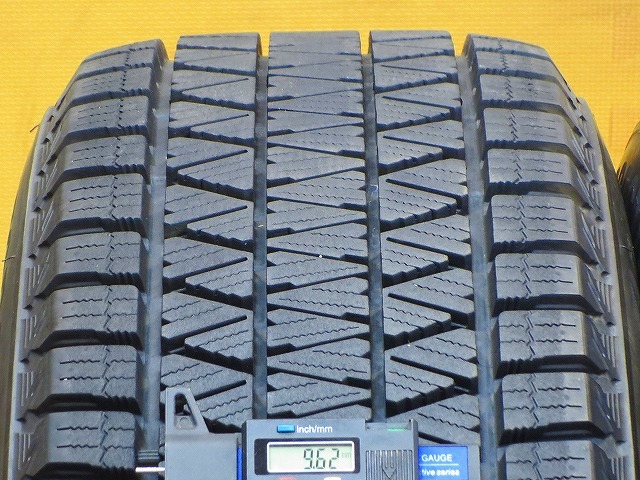 超バリ溝 超美品【ブリヂストン ブリザック DM-V3 225/60R18 100Q】18インチ 7.5J+38 PCD114.3-5H ハリアー RAV4 エクストレイル CX-5 CX-8_画像6